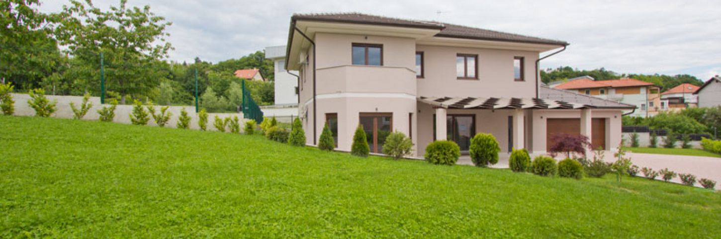 NEW HOUSE, NICE GARDEN.