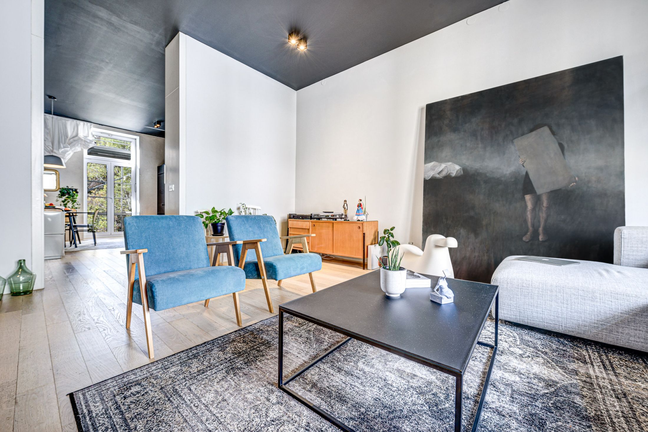 LJUBAV NA PRVI POGLED.