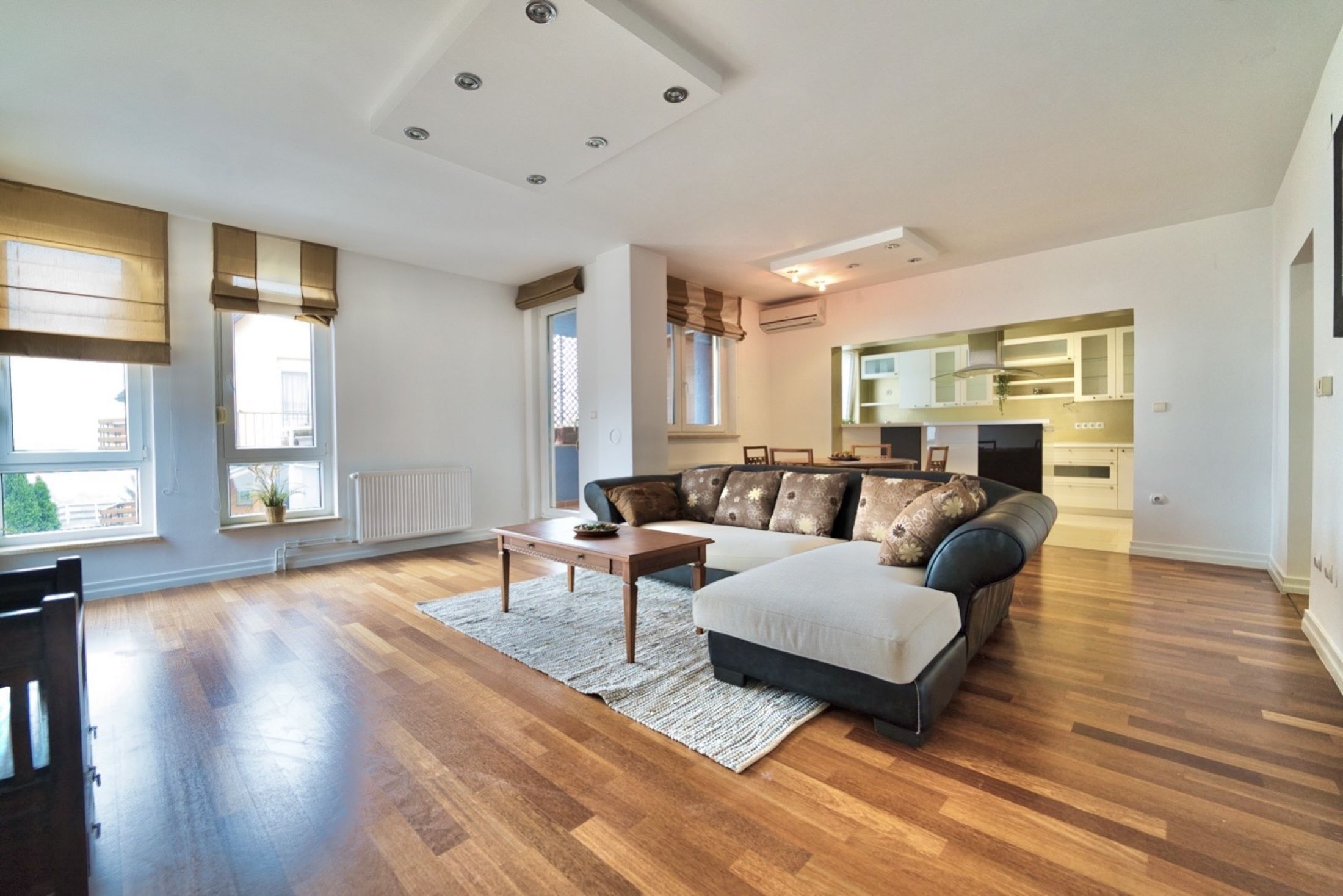 TROSOBAN U MIRNOJ ULICI.