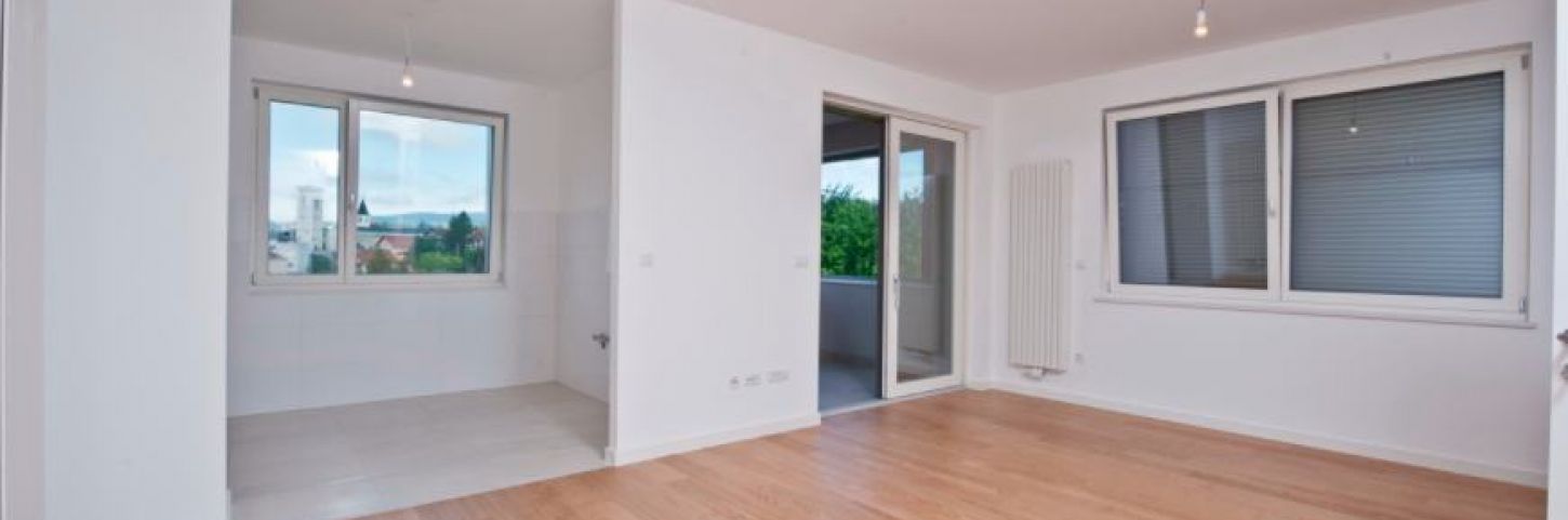 UREDAN, PROSTRAN, NOV 4SOBAN STAN.