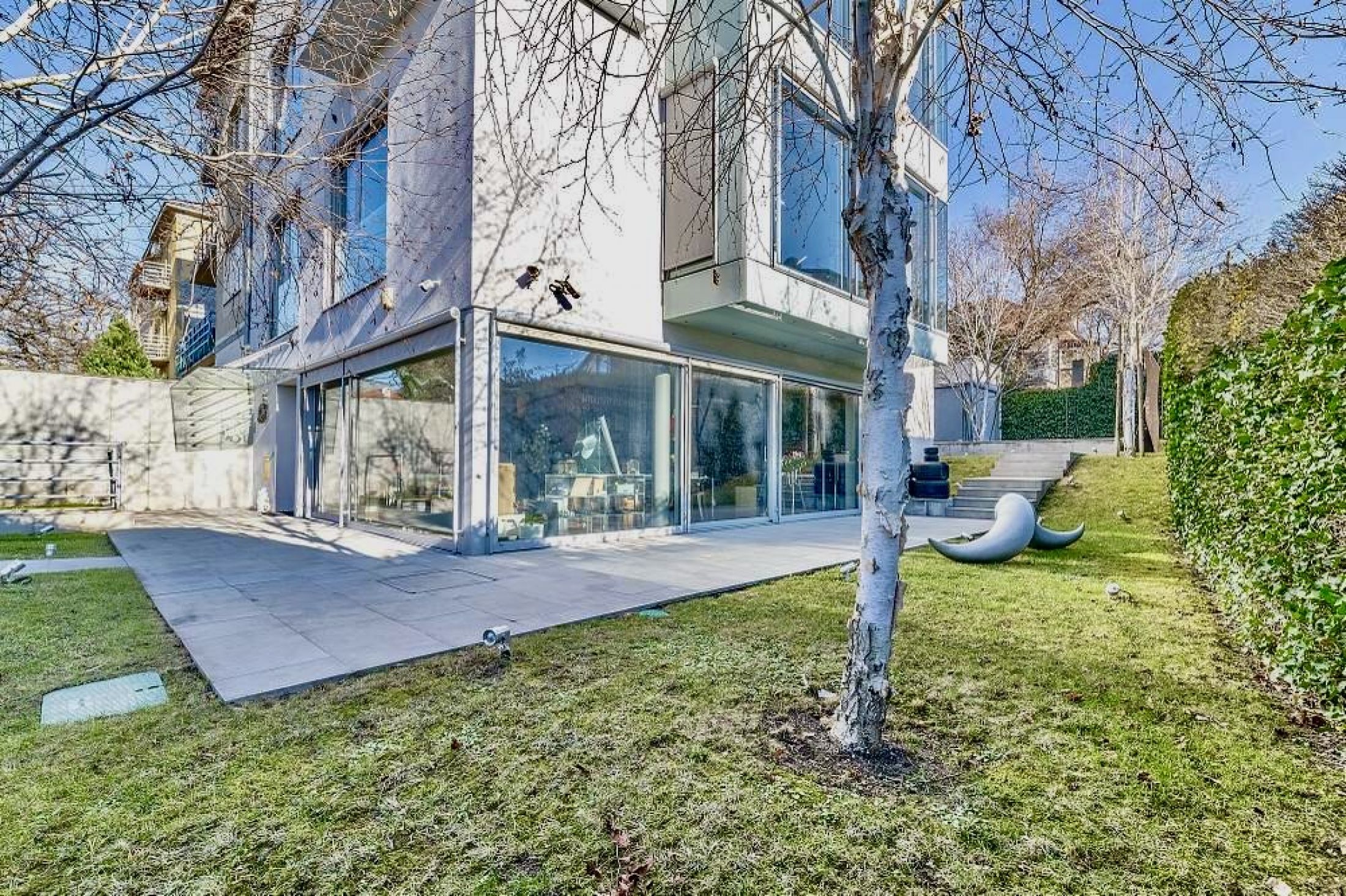 MODERNA  VILA NA ŠALATI.