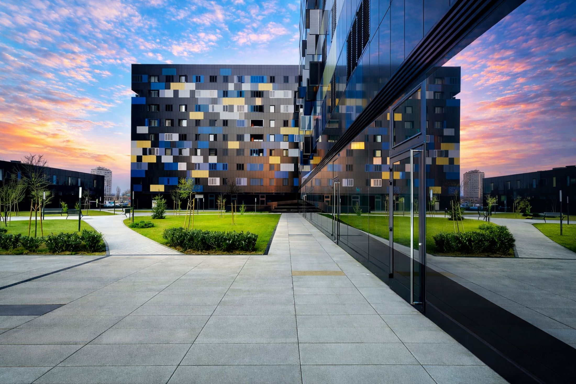 MODERN OFFICE LOCAL.